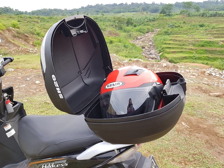 Cara Pasang Top Box Motor untuk Lebih Banyak Ruang Simpanan