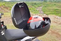 Cara Pasang Top Box Motor Untuk Lebih Banyak Ruang Simpanan