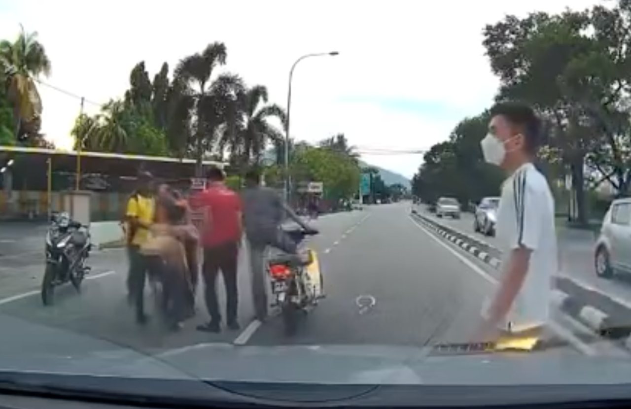Cara Pasang Kamera Dashcam untuk Kereta Bagi Keselamatan Lebih Baik