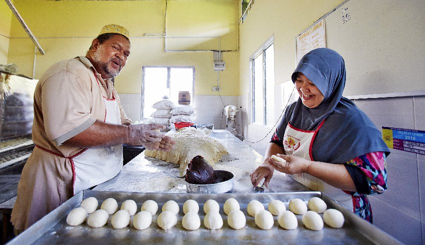 Mengapa Cobargo Tradie Menukar Hiluxnya menjadi Ketuhar Roti Kayu
